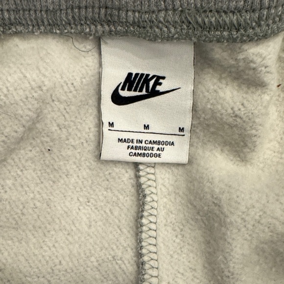 Nike Women's Gray joggers - Picture 3 of 4